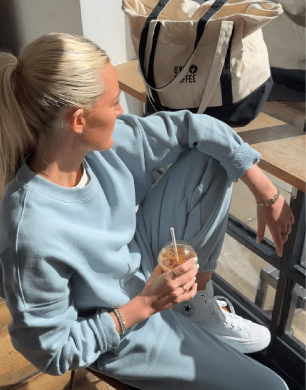 The Oversized Crew in Chalk Blue Stylish Sweatshirt Look