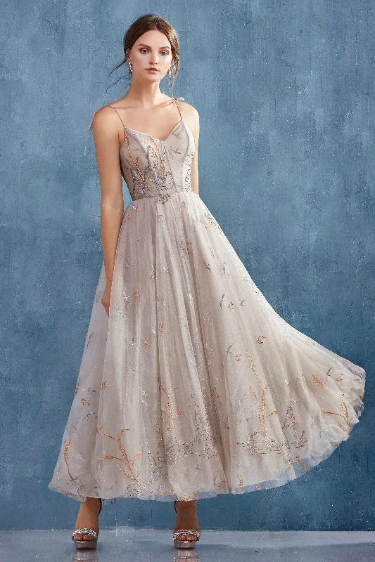 Enchanted Attire: Bird-Embroidered V-Neck A-Line Gown for Special Occasions Halter unclassified dresses