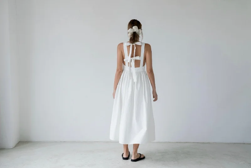 WHITE RIBBONED BACK DRESS ? *LAST ONE* Knitted unclassified dresses